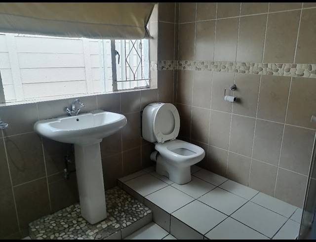 1 bed property to rent in WINCHESTER HILLS